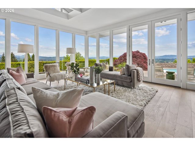 777 CHERRY Cir, Lake Oswego, OR 97034