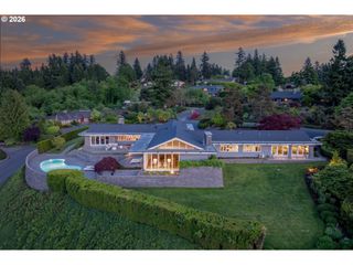 777 CHERRY Cir, Lake Oswego, OR 97034