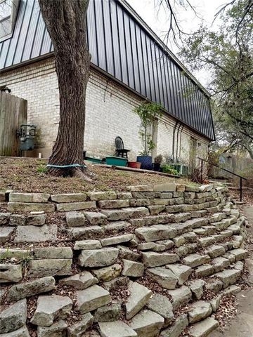 2800 Westhill Dr 103, Austin, TX 78704