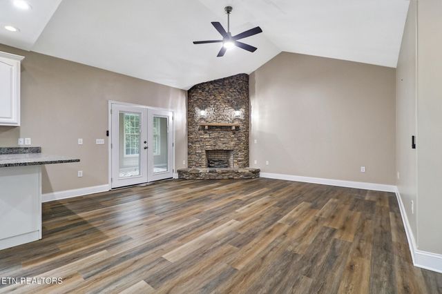 809 Buffalo Tr, Clarkrange, TN 38553