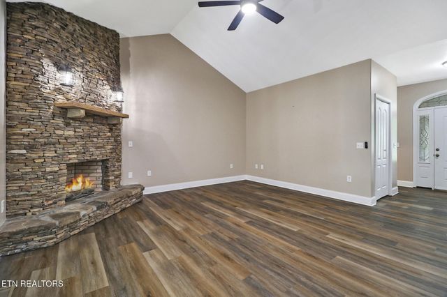 809 Buffalo Tr, Clarkrange, TN 38553