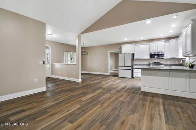 809 Buffalo Tr, Clarkrange, TN 38553