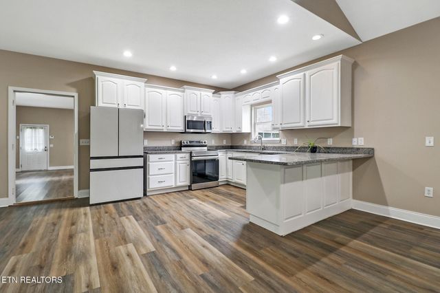 809 Buffalo Tr, Clarkrange, TN 38553