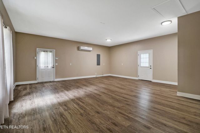 809 Buffalo Tr, Clarkrange, TN 38553