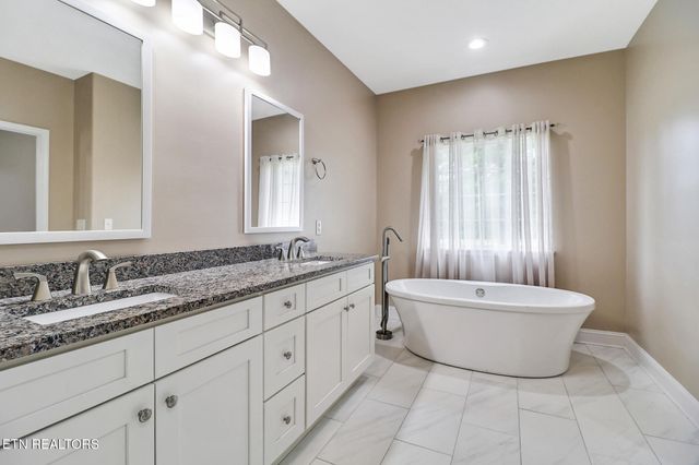809 Buffalo Tr, Clarkrange, TN 38553