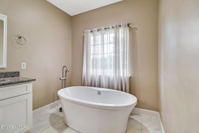 809 Buffalo Tr, Clarkrange, TN 38553