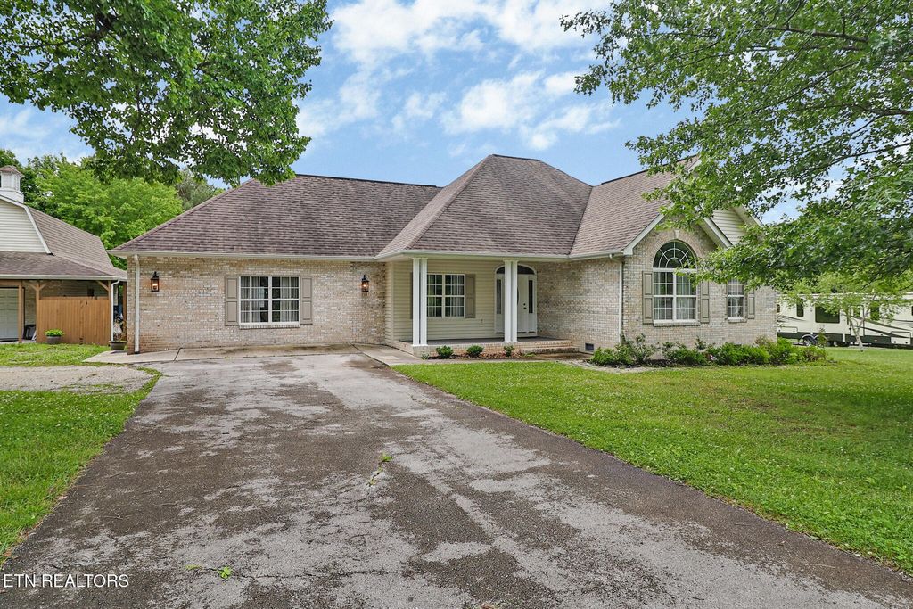 809 Buffalo Tr, Clarkrange, TN 38553