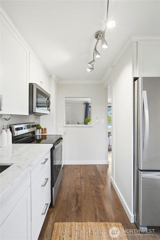 220 SW 137th St, Burien, WA 98166