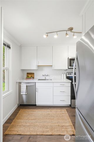 220 SW 137th St, Burien, WA 98166