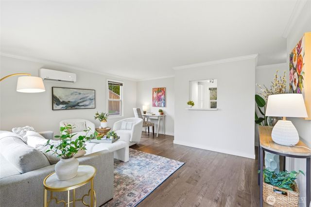 220 SW 137th St, Burien, WA 98166