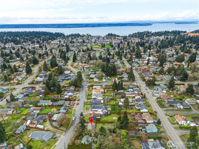 220 SW 137th St, Burien, WA 98166