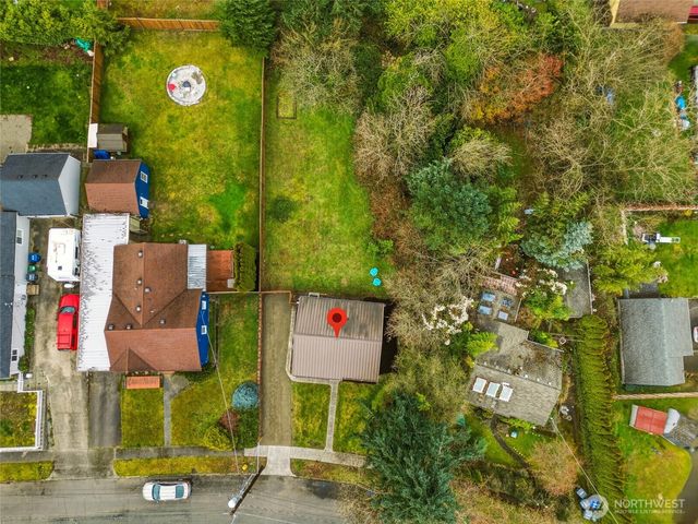 220 SW 137th St, Burien, WA 98166