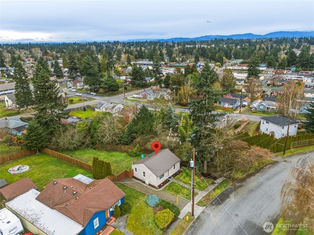 220 SW 137th St, Burien, WA 98166