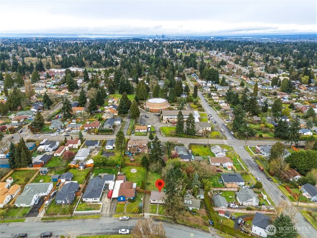220 SW 137th St, Burien, WA 98166