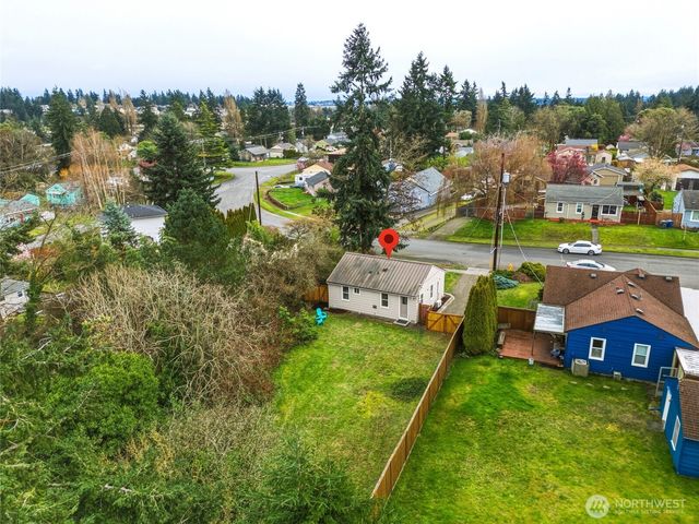 220 SW 137th St, Burien, WA 98166