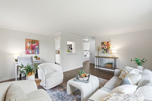 220 SW 137th St, Burien, WA 98166