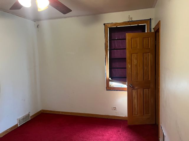 8352 S Saint Lawrence Avenue, Chicago, IL 60619