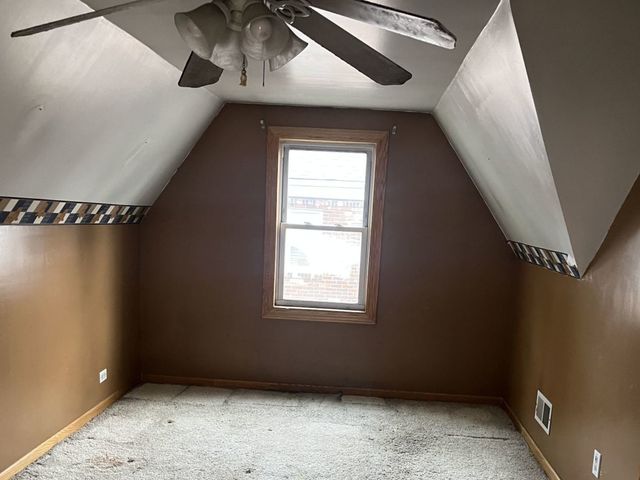 8352 S Saint Lawrence Avenue, Chicago, IL 60619