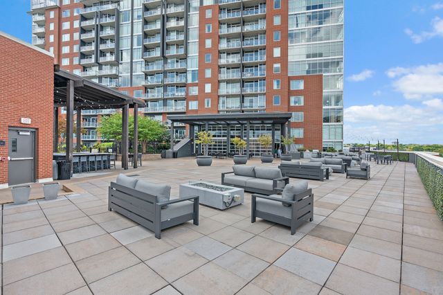 600 12th Ave S Apt 1708, Nashville, TN 37203