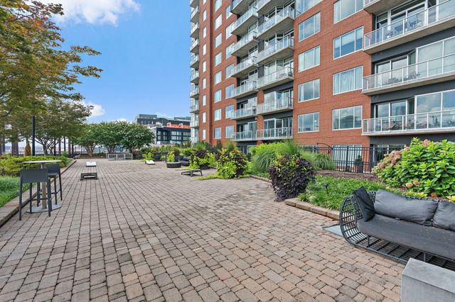 600 12th Ave S Apt 1708, Nashville, TN 37203