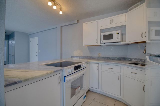 3315 58TH AVENUE S 112, St Petersburg, FL 33712