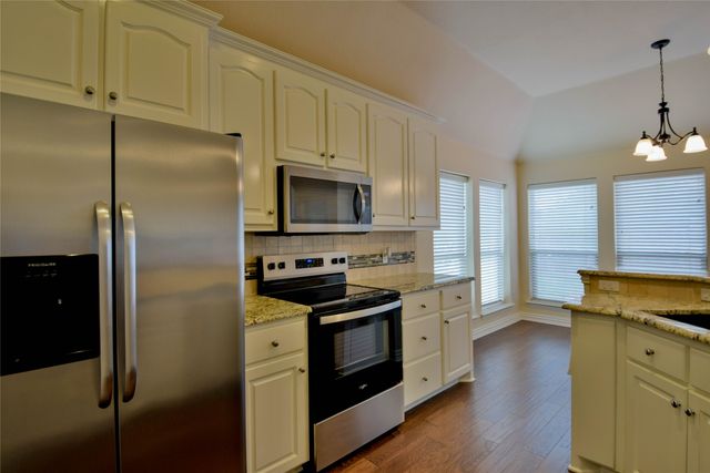 1303 Preston Trail Court, Granbury, TX 76048