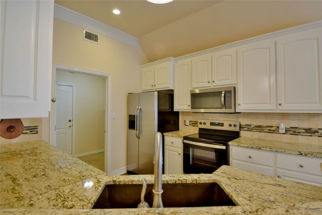 1303 Preston Trail Court, Granbury, TX 76048