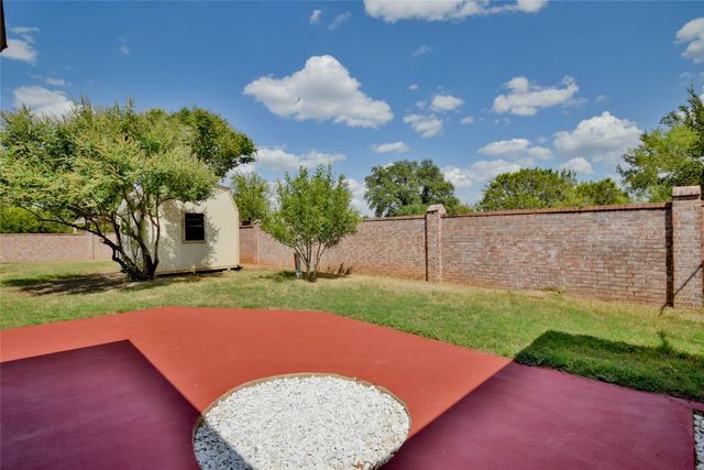 1303 Preston Trail Court, Granbury, TX 76048