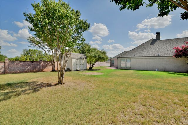 1303 Preston Trail Court, Granbury, TX 76048