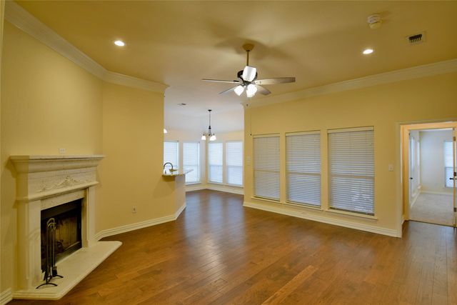 1303 Preston Trail Court, Granbury, TX 76048