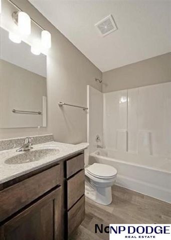 2425 NW 58th Street, Lincoln, NE 68524