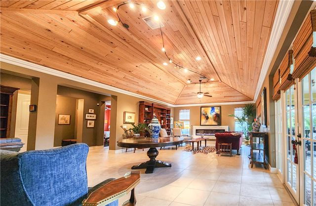 2815 Saint Barts Square, Vero Beach, FL 32967