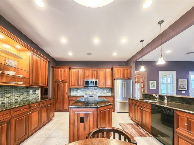 2815 Saint Barts Square, Vero Beach, FL 32967