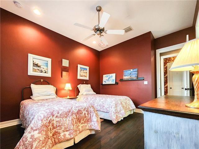 2815 Saint Barts Square, Vero Beach, FL 32967