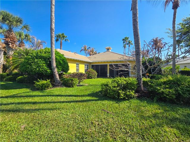 2815 Saint Barts Square, Vero Beach, FL 32967