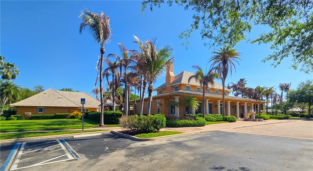 2815 Saint Barts Square, Vero Beach, FL 32967