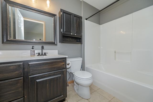 1008 Southern Woods Place SW, Rochester, MN 55902