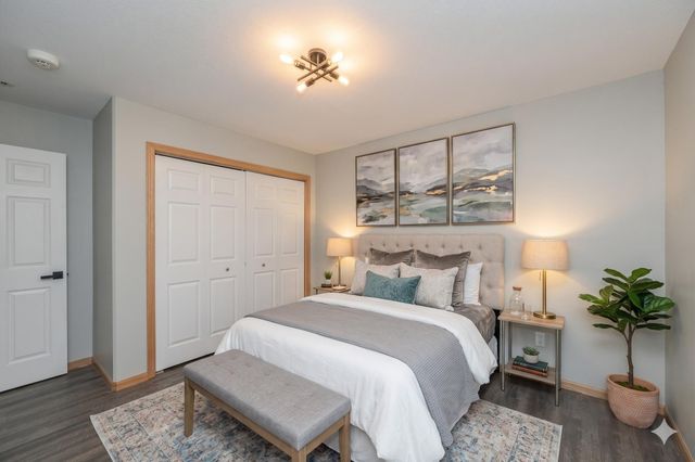 1008 Southern Woods Place SW, Rochester, MN 55902