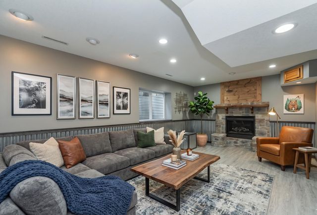 1008 Southern Woods Place SW, Rochester, MN 55902