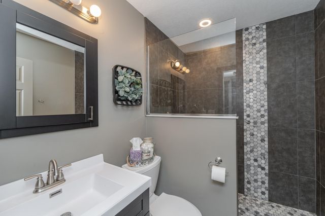 1008 Southern Woods Place SW, Rochester, MN 55902