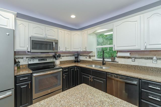 1008 Southern Woods Place SW, Rochester, MN 55902