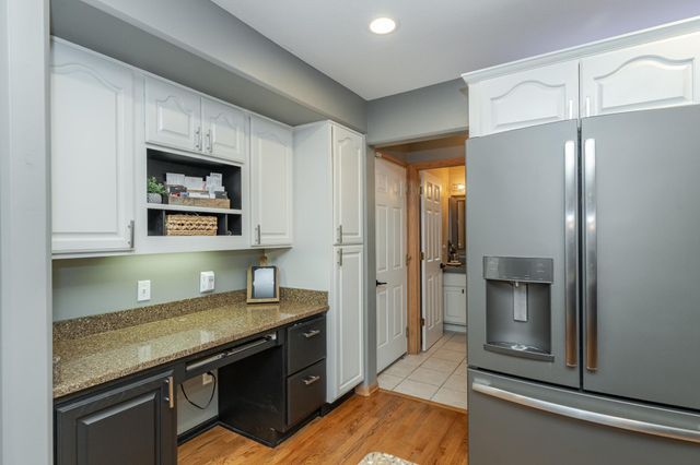 1008 Southern Woods Place SW, Rochester, MN 55902