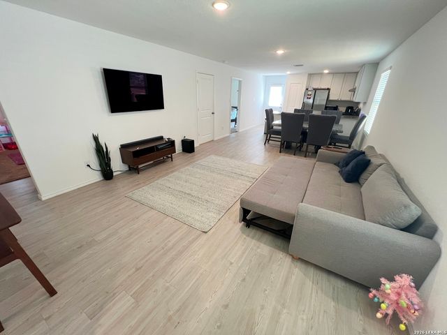 7926 Nessie Trail, San Antonio, TX 78227