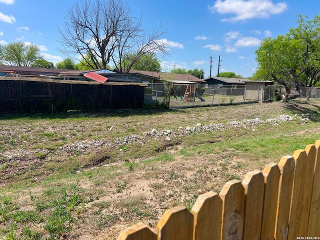 7926 Nessie Trail, San Antonio, TX 78227