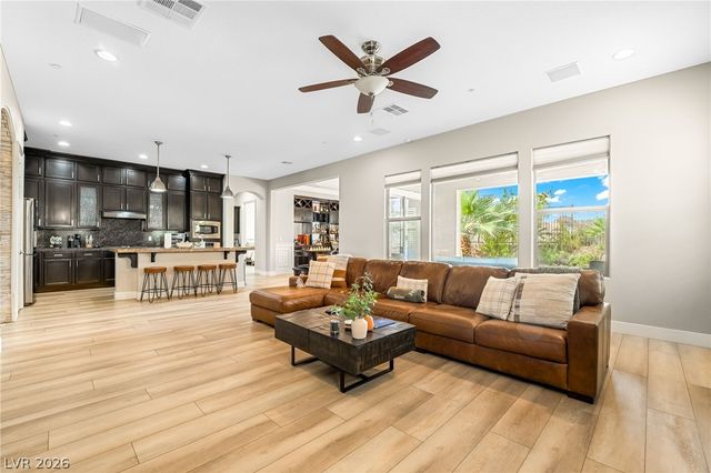 27 Contrada Fiore Drive, Henderson, NV 89011