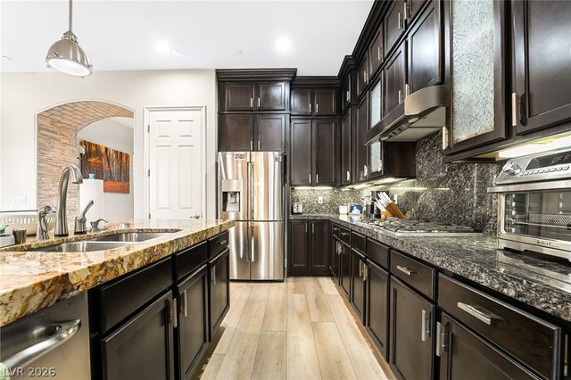 27 Contrada Fiore Drive, Henderson, NV 89011