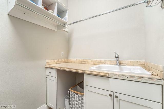 27 Contrada Fiore Drive, Henderson, NV 89011