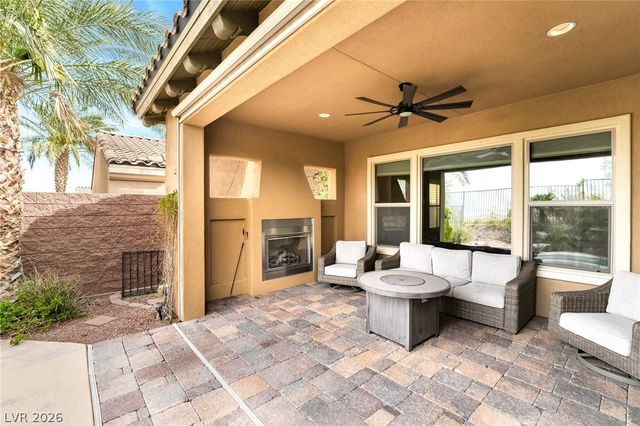 27 Contrada Fiore Drive, Henderson, NV 89011