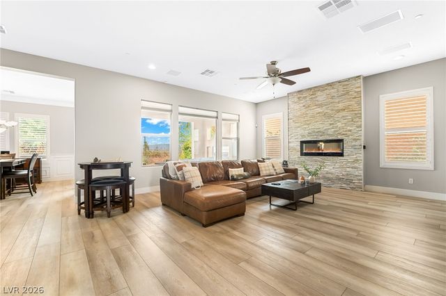 27 Contrada Fiore Drive, Henderson, NV 89011