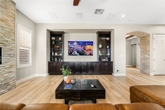 27 Contrada Fiore Drive, Henderson, NV 89011